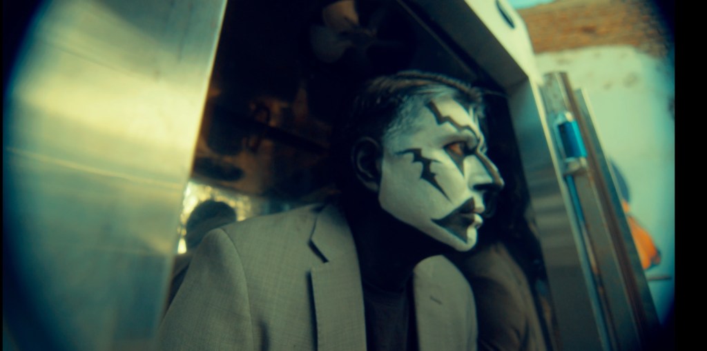 Nicolás Duarte estrena el videoclip de ‘Levitar Caer’ y recrea el peso invisible de la&nbsp;ansiedad