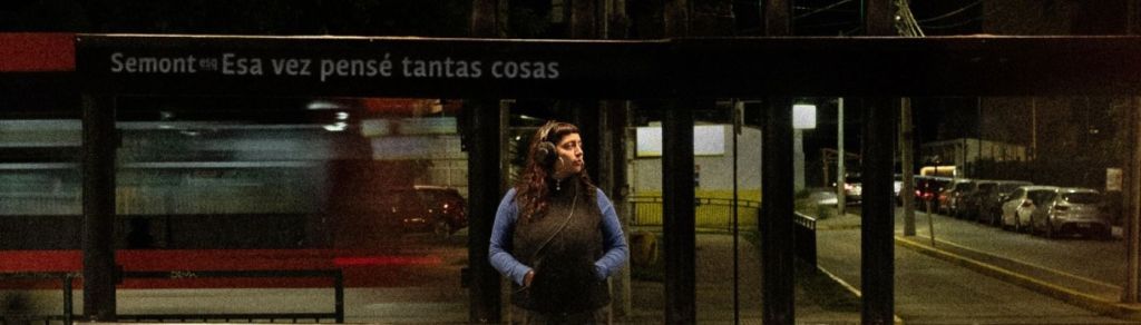 Semont abraza la mente fragmentada en su debut “Esa vez pensé tantas&nbsp;cosas”