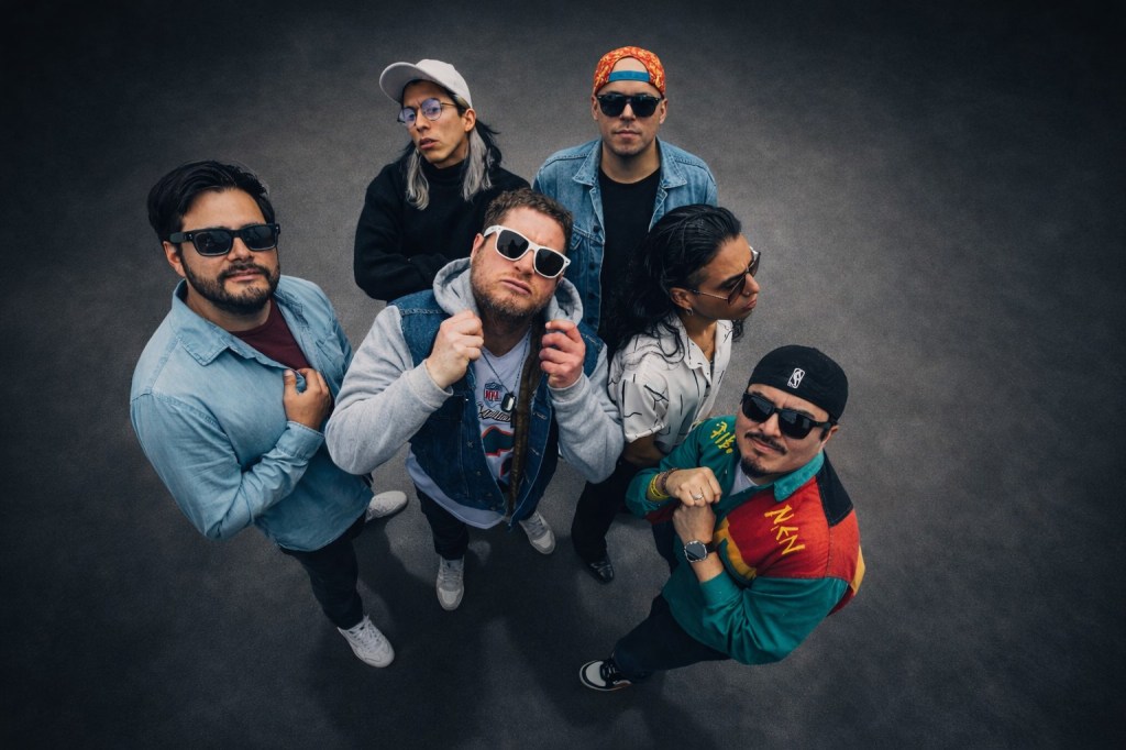 Radical Mood estrena «Aprovecha», el sencillo que te invita a no dejar pasar el momento